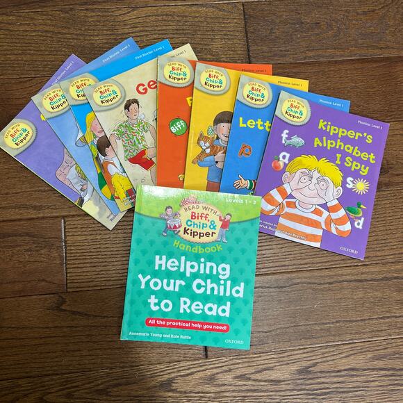 Oxford Read with Biff, Chip Kipper Levels 1-3, 24 Books Bundle. - Picture 3 of 5